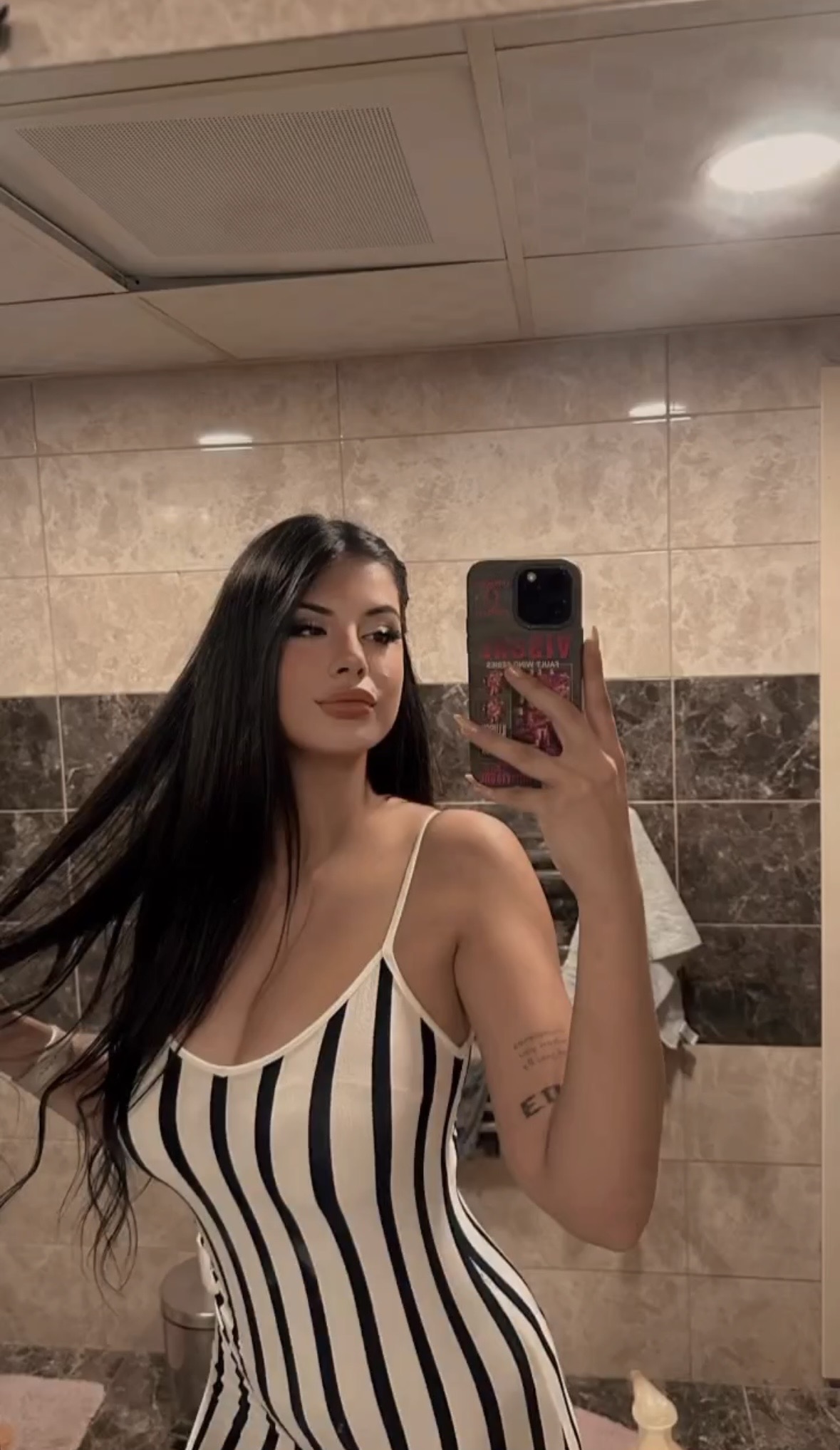 İvrindi Zeki Kadın Escort İkra